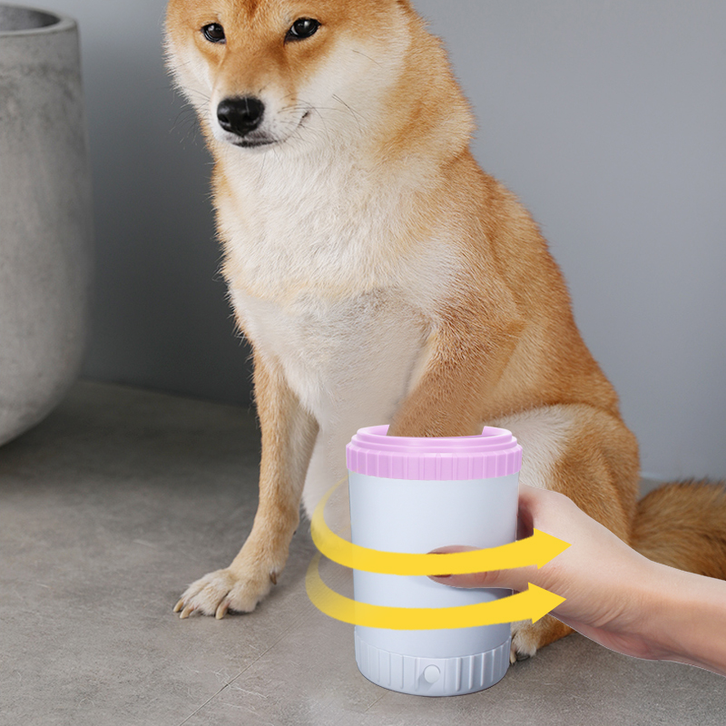 Hordozható kutya lábmosó mancs tisztítója kicsi és közepes méretű kutyákhoz puha szilikon sörtékkel