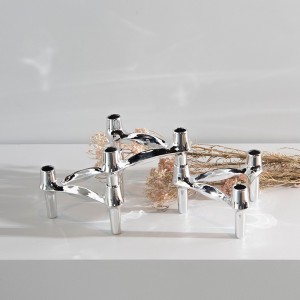 Háromszög alakú gyertyatartó