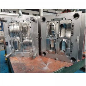 Három fröccsöntőforma