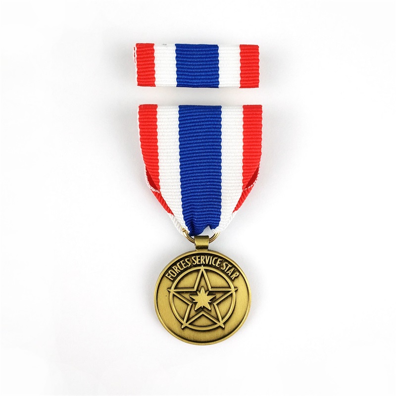 Puha zománc egyedi pin jelvények díjazási kitüntetési kitüntetés rövid zsinórral