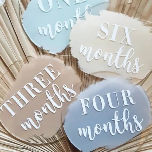 Akril lézerrel vágott gravírozási ünnepi gyermekek mérföldkő emlékkártya