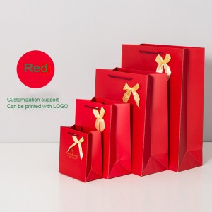 Színes ajándékpapír táska