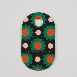 Egyéni divattervezési logó márkanév Kiváló minőségű, egyedi papír függő címkék húrkötél a ruházati környezetbarát számára