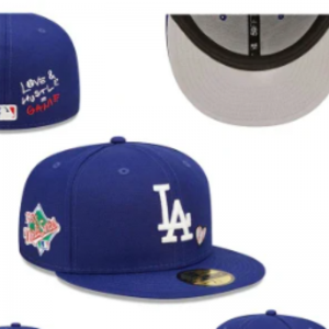 Nagykereskedelmi részvények amerikainépszerű eladási javítások hímzés logó 6 panel sapka kalap egyedi kalapok baseball gorras felszerelt kalap vége