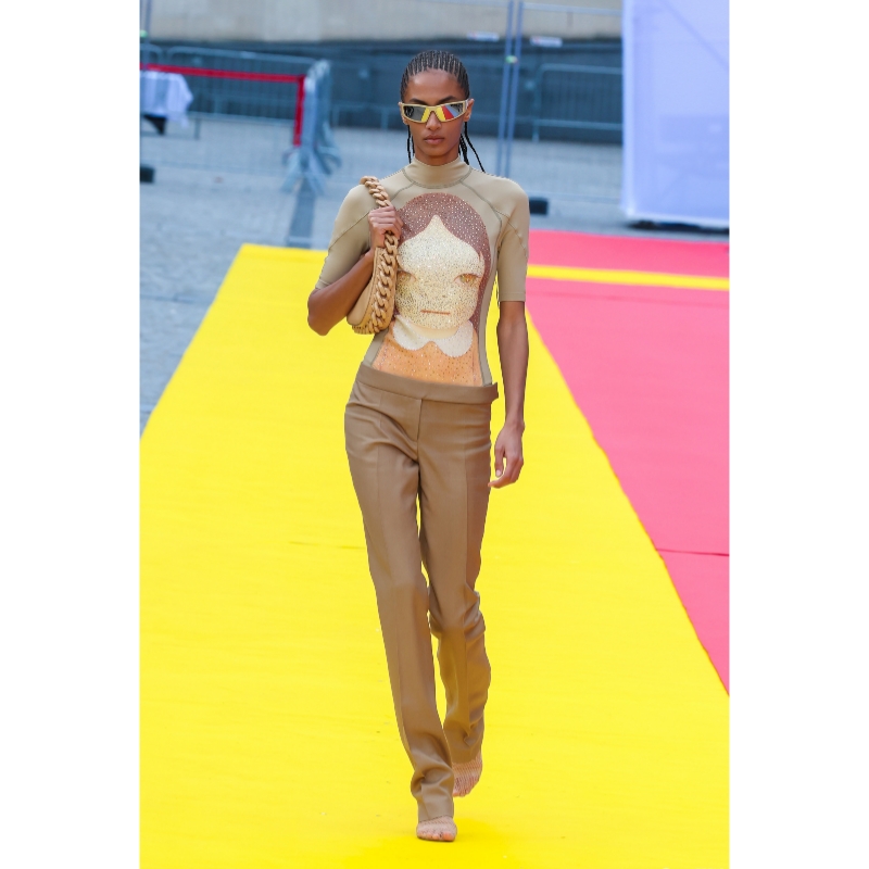 Stella McCartney/yoshitomo Nara/capsule Collection/rebellious Spirit/cartoon kép határon átnyúló közösnév