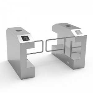 Becsapott ütésgátló lengő kapu