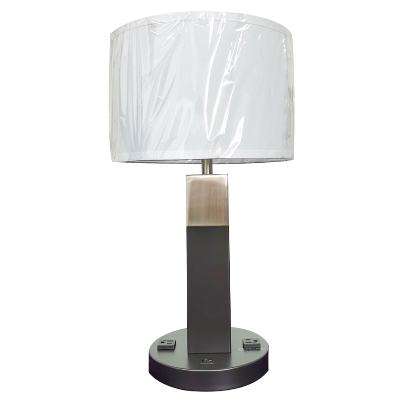 Két tónusú fekete és szálcsiszoltnikkel -befejező asztali lámpa egy/off rocker kapcsolóval és két kényelmes üzlet a vendégszobában