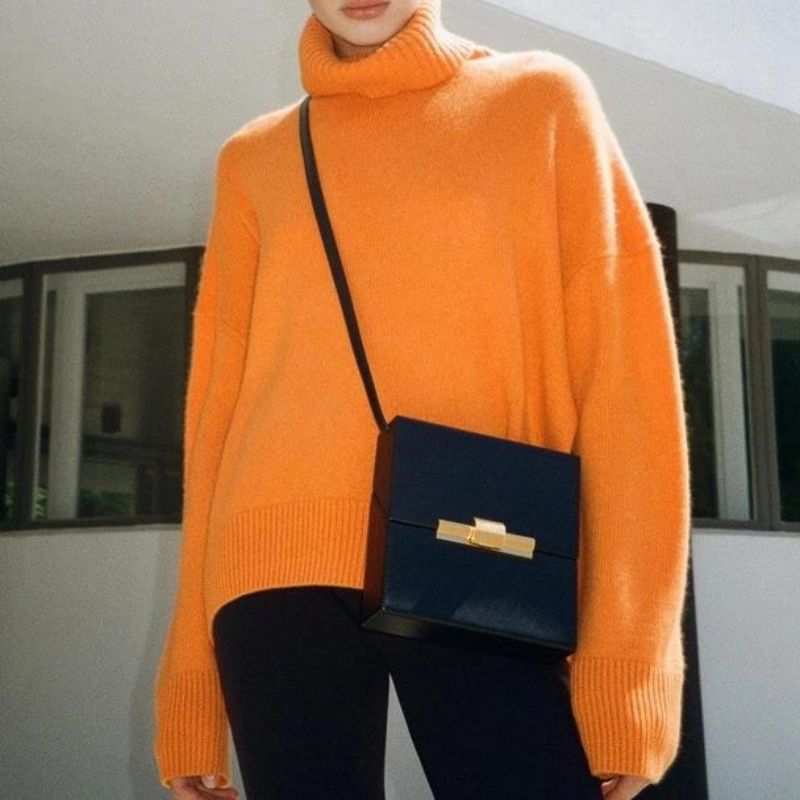 Szilárd teknősnyakúnők laza pulóver