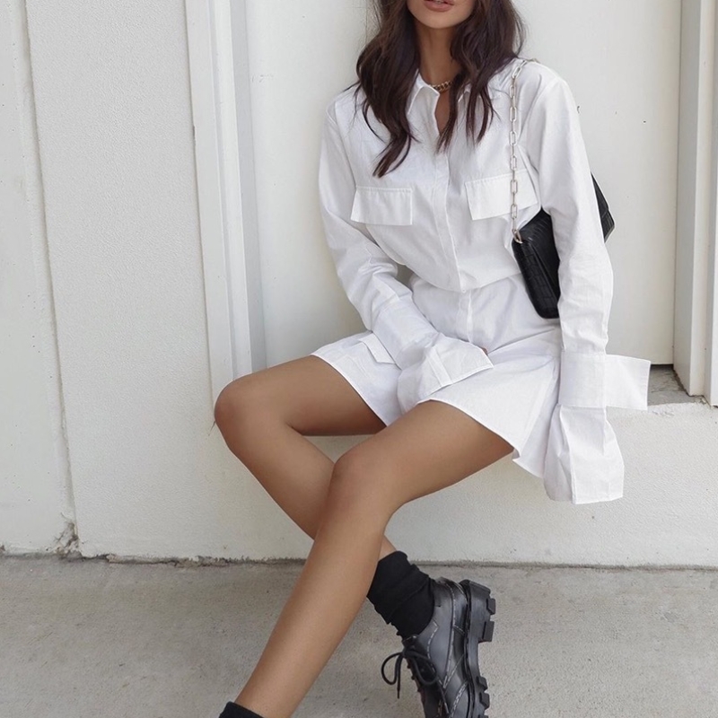 Francia fehér ruha derekával és mandzsettával, valamint hosszú fülekkel, 2023 új design derék és egyszínű, hosszú ujjú szoknya