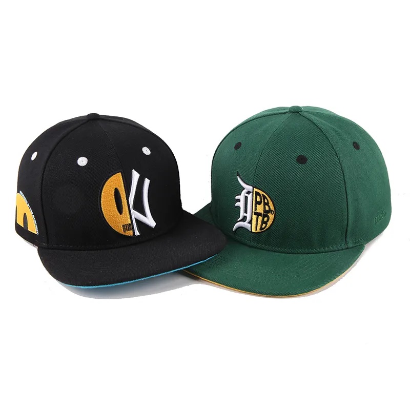 Gyárinagykereskedelmi baseball kalap Egyéni férfiak Snapback sapka 6 Panel Flat karima hímzéssel felszerelt sport sapka