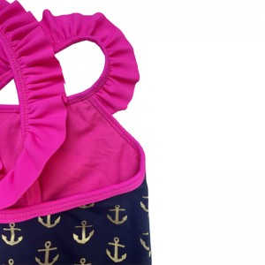 Nyomtatja ki két darab gyerek fürdőruhát