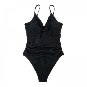 Az egyrészes redős fürdőruhák szelete