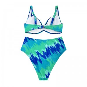 Türkizkéknyomtatott kétrészes fürdőruhát széles hevederekkel