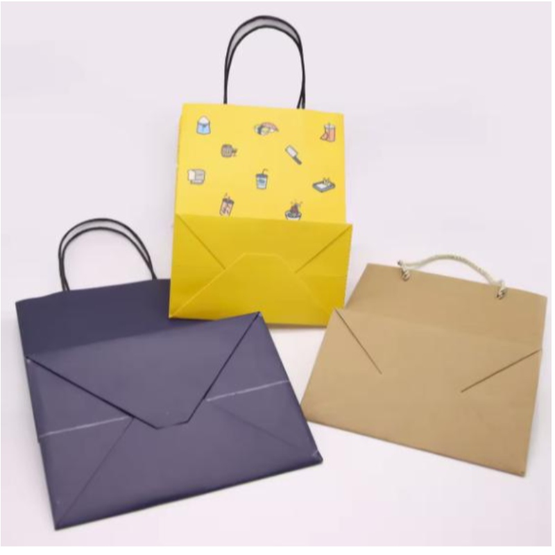 Testreszabottnyomtatott logó Kraft papírcsomagoló táska ajándék kézműves vásárlás biológiailag lebontható papírzacskó fogantyúval