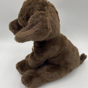 Csokoládébarna laboratóriumi labrador laboratóriumi kutya kiskutya