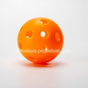 26 lyukas savanyúság