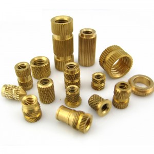 Sárgaréz recézett vak menetes betét anya