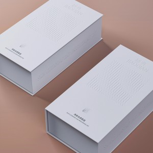 Dombornyomott Flip-Top luxus doboz