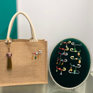 kínai-stílusú szerencsés bross